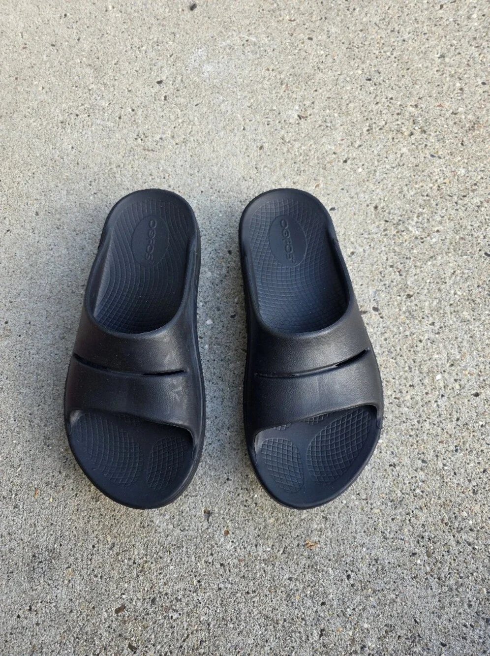Oofos OOah Slide Sandals in Black Women 6